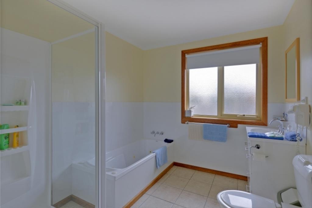 All Inn Strahan Holiday Units מראה חיצוני תמונה