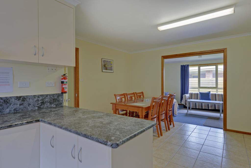 All Inn Strahan Holiday Units מראה חיצוני תמונה