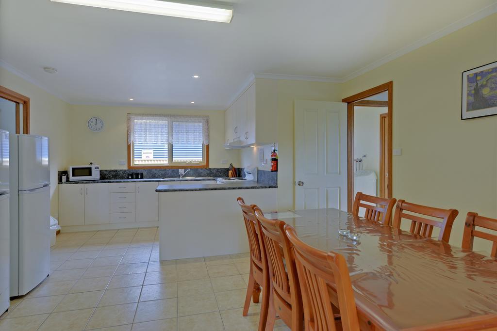 All Inn Strahan Holiday Units מראה חיצוני תמונה