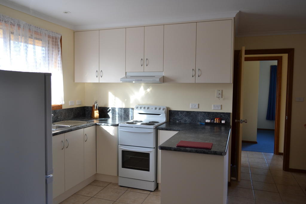 All Inn Strahan Holiday Units מראה חיצוני תמונה